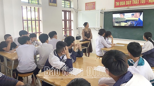 Giáo dục hướng nghiệp cho học sinh - Cần giải pháp đồng bộ