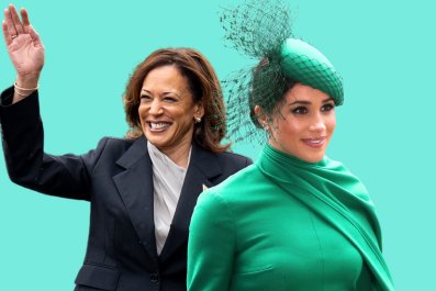 Meghan Markle tuổi không tán thành Kamala Harris