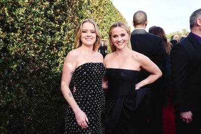 Con gái của Reese Witherspoon Ava Phillippe lộ ngoại hình mới