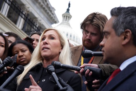 Fox News Host Confronts Marjorie Taylor Greene on Republican House Exodus