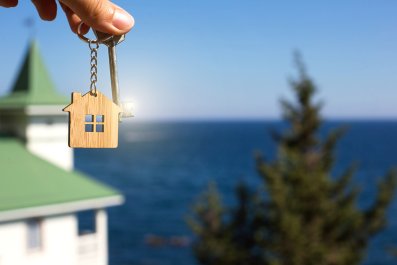 Housing Market Update: Will Rates Fall This Summer?