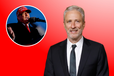 Jon Stewart xé nát Donald Thump trong bài phát biểu nội chiến