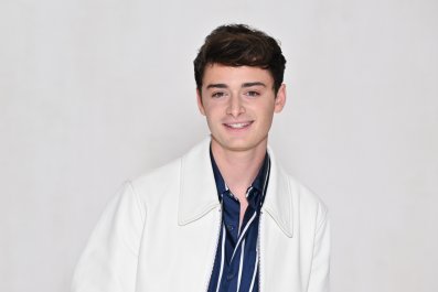 Ngôi sao của 'Stranger Things' Noah Schnapp sẽ bị hủy hợp đồng