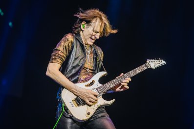 Giải phóng sức sáng tạo vô tận: Trò chuyện cùng Steve Vai