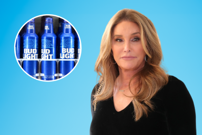 Caitlyn Jenner tăng gấp đôi trên Bud Light