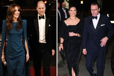 Khoảnh khắc lúng túng của Hoàng tử William và Kate được ghi lại trên camera