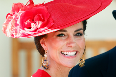 Khoảnh khắc "sự quyến rũ thuần khiết" của Kate Middleton được lan truyền rộng rãi