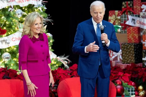 Những thông điệp Giáng sinh rất khác nhau của Donald Trump và Joe Biden