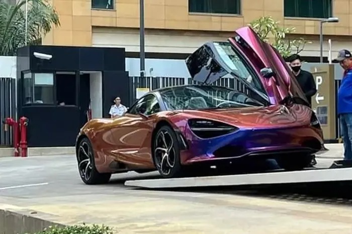 McLaren 750S gần 20 tỷ màu sơn 'tắc kè' đầu tiên về Việt Nam