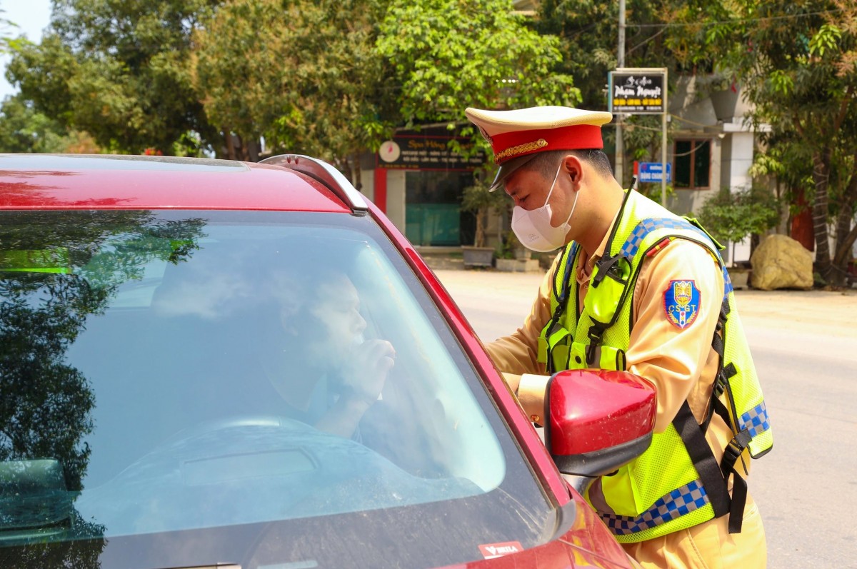 Nghệ An xử lý hơn 1.000 trường hợp vi phạm an toàn giao thông dịp nghỉ lễ Quốc khánh