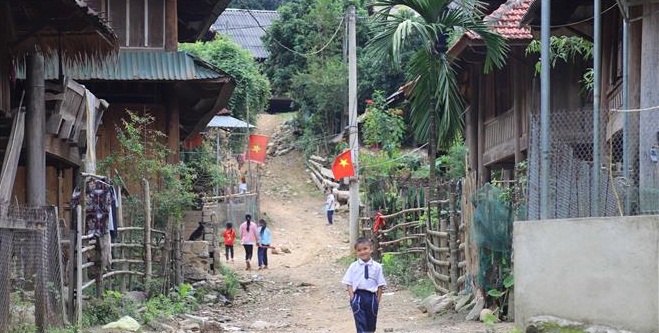 Nhịp sống yên bình giữa đại ngàn Pù Huống