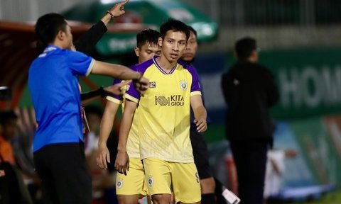 Lý do khiến Đỗ Hùng Dũng "ra rìa" ở Hà Nội FC