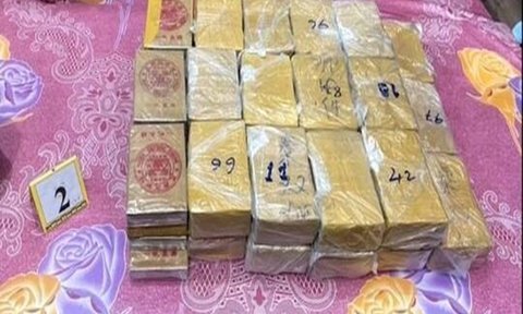 Triệt phá đường dây vận chuyển 184 bánh heroin