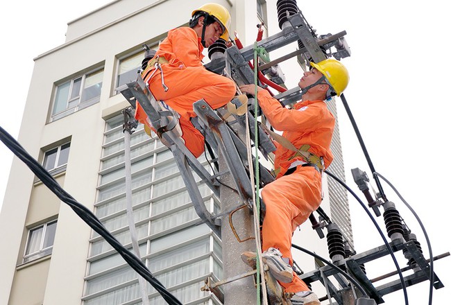 Bộ Công Thương nói gì về giá điện có thể tính thêm khoản lỗ của EVN?