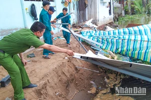 Vĩnh Long: Liên tiếp sạt lở bờ sông Măng