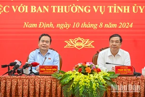 [Ảnh] Chủ tịch Quốc hội Trần Thanh Mẫn làm việc với Ban Thường vụ Tỉnh ủy Nam Định