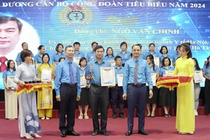 Biểu dương cán bộ Công đoàn ngành Y tế Thủ đô tiêu biểu năm 2024