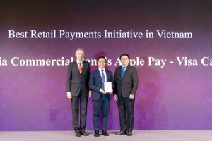 ACB nhận giải Ngân hàng ứng dụng công nghệ thanh toán Apple Pay tốt nhất