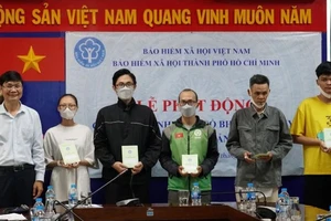 Phát động tặng thẻ bảo hiểm y tế cho người khó khăn ở Thành phố Hồ Chí Minh