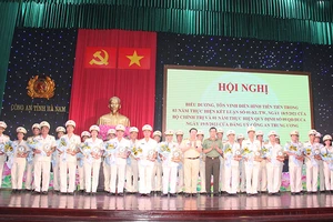 Hà Nam biểu dương các điển hình học tập 6 điều Bác Hồ dạy Công an nhân dân