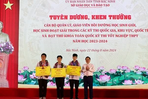 Bắc Ninh dành hơn 5 tỷ đồng khen thưởng cán bộ, giáo viên, học sinh đoạt giải cao trong các kỳ thi