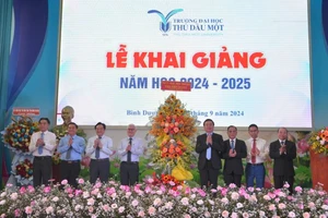 Hơn 22.000 sinh viên Trường đại học Thủ Dầu Một bước vào năm học mới