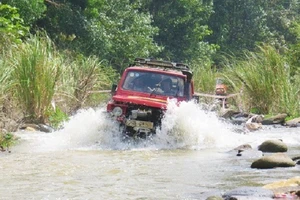 Giải đua xe ô-tô địa hình quốc tế RFC Việt Nam tại Quảng Bình thu hút 300 vận động viên tham gia