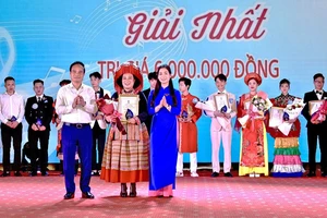 Thí sinh dân tộc về nhất cuộc thi Tiếng hát thanh niên "Khát vọng tuổi trẻ"