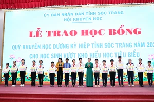 242 suất học bổng Dương Kỳ Hiệp cho học sinh vượt khó học tốt