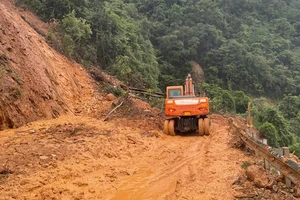 Mưa liên tục kéo dài, nhiều tuyến đường tại Điện Biên bị sạt lở nghiêm trọng