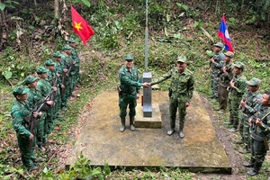 Tuần tra song phương bảo vệ biên giới Việt Nam-Lào