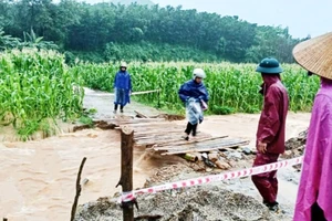 Một cháu bé ở Thái Nguyên bị nước lũ cuốn trôi