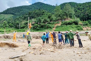 “Thông mạch” điện, đường sau mưa lũ