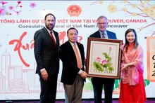 “Homeland Spring” programme for overseas Vietnamese held in Vancouver