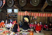 Vietnam seeks UNESCO title on two intangible cultural heritages