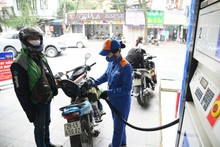 Petrol prices drop by over 300 VND per litre