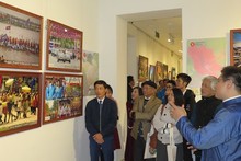 Photo exhibition on ASEAN culture underway in Thua Thien-Hue