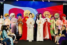 Cultural exchange honours charm of traditional Vietnamese, Japanese costumes