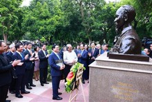 PM pays tribute to President Ho Chi Minh in New Delhi