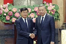 President receives Lao Party General Secretary