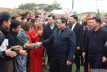 Prime Minister presents Tet gifts to needy in Thanh Hoa province