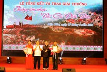 Winners of song-writing contest on Dien Bien Phu Victory honoured