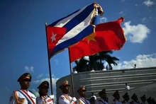 Vietnamese leaders extend congratulations to Cuba on 65th National Day