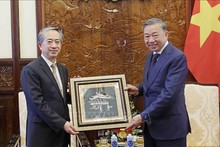 President receives outgoing Chinese ambassador