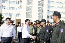 State leader extends Tet greetings to people, forces in Dong Thap