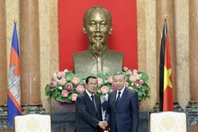 President To Lam receives CPP President Hun Sen in Hanoi