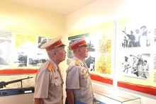 Hanoi exhibition highlights Dien Bien Phu Victory