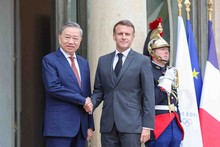 Top leader's France visit a milestone in bilateral ties