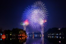 [In Photos] Fireworks light up Hanoi sky to welcome Lunar New Year