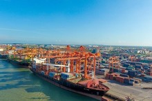 Vietnam looks to develop, maximise modern seaports